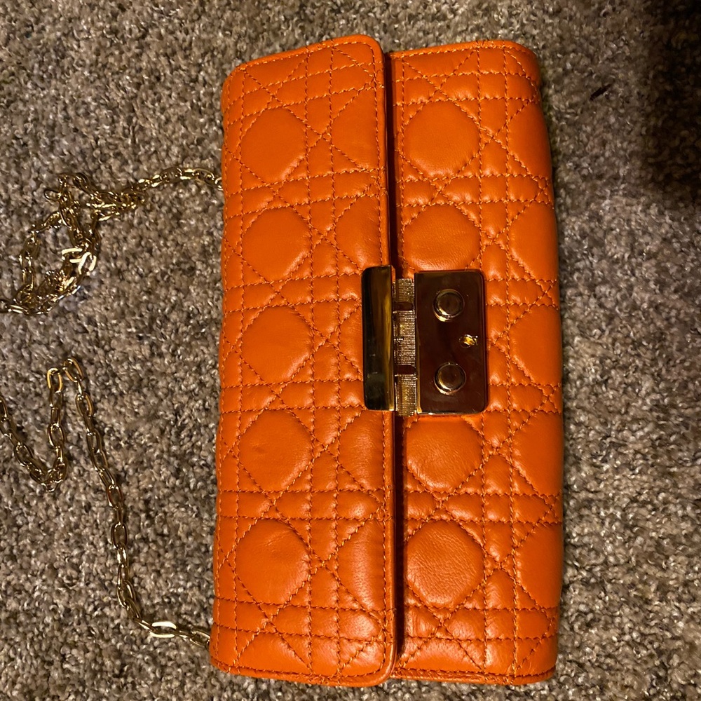 New Ashneil wallet with shoulder strap!